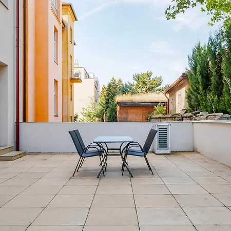 Apartamento Blueground Vrsovice Private Terrace Equipped Prg-8