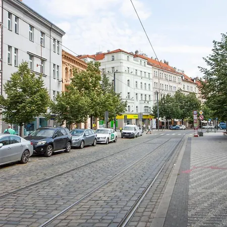 Blueground Vrsovice Private Terrace Equipped Prg-8 Prag