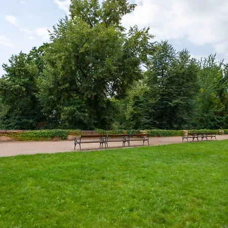 Blueground Vrsovice Private Terrace Equipped Prg-8